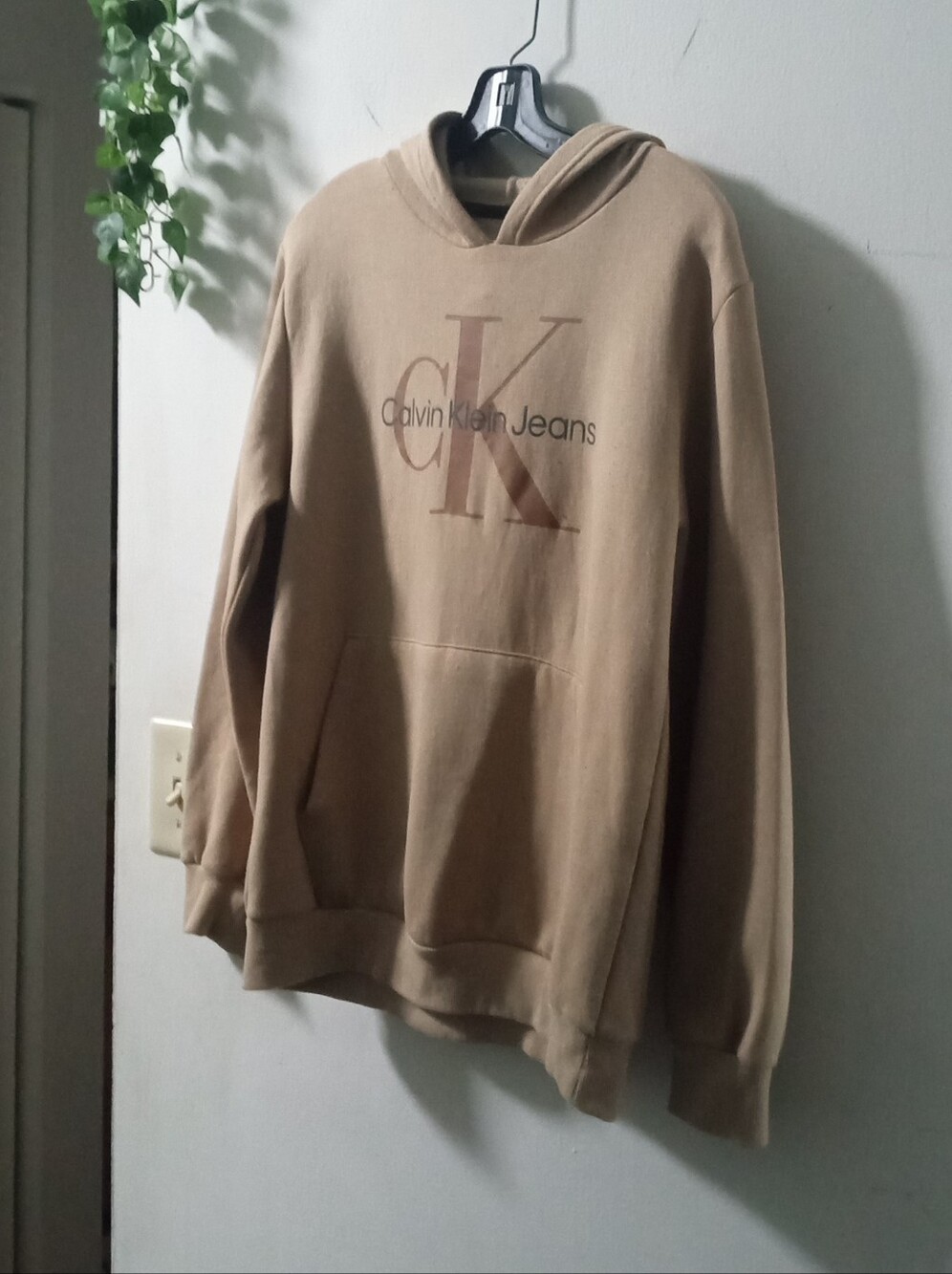 Calvin Klein Jeans   Boys Tan Hoodie Sweatshirt 18/20